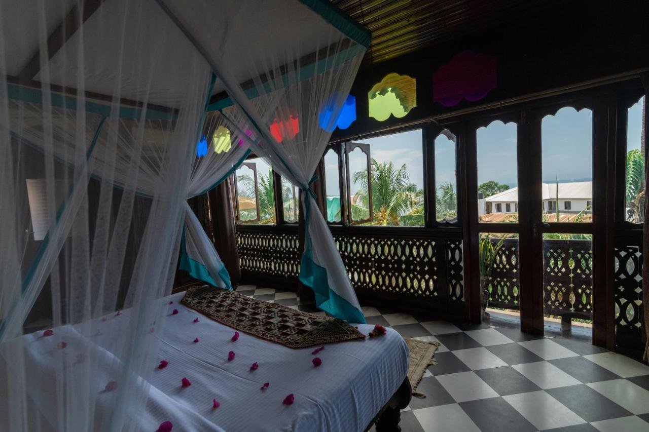 Dhow Palace Hotel